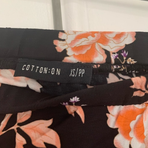 Cotton On Off-the-Shoulder Floral Blouse - Picture 3 of 3